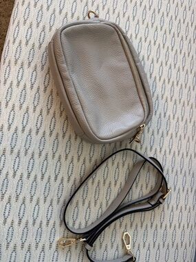 Pom Pom London Pebbled Leather Crossbody Bag in Light Gray